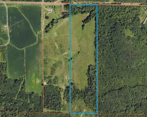 624 E Mckimmy, Gladwin, MI 48624
