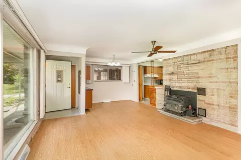 Living - 1374 E Moore, Saginaw, MI 48601 photo 3 of 3