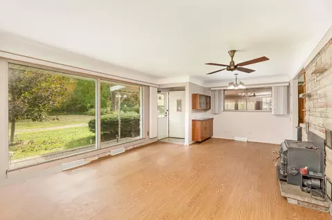 Living - 1374 E Moore, Saginaw, MI 48601 photo 2 of 3