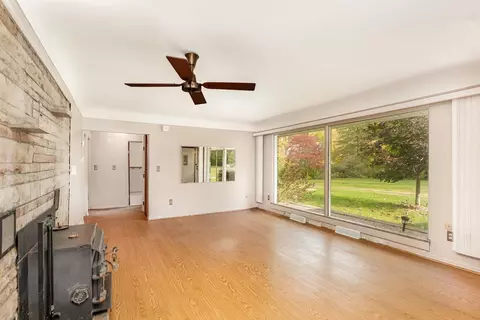 Living - 1374 E Moore, Saginaw, MI 48601 photo 1 of 3