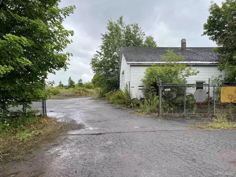 48721 6 Th, Dollar Bay, MI 49922