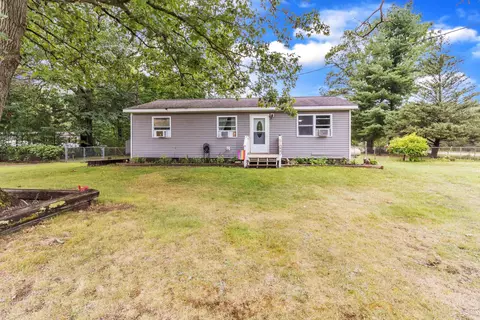 991 N Coleman, Shepherd, MI 48883