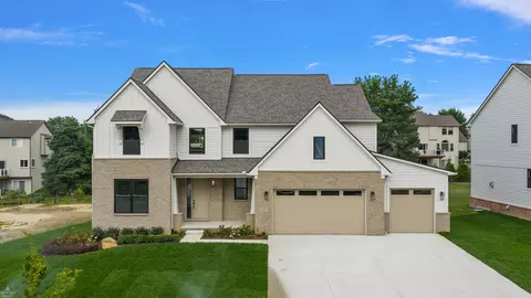 3316 Waldon Rdg, Orion Twp, MI 48359