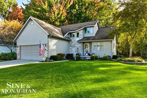 845 Joanwood, Marysville, MI 48040