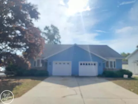 1424 Hazelwood, Port Huron, MI 48060