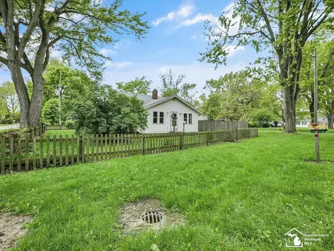 Exterior - 2015 Grand, Monroe, MI 48162 photo 2 of 7