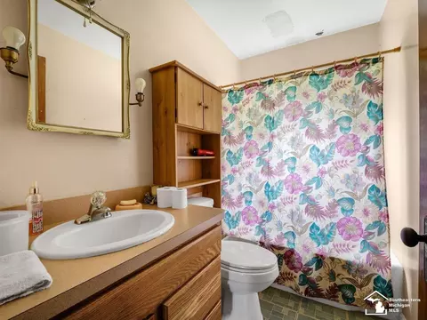 Bath - 2015 Grand, Monroe, MI 48162 photo 1 of 2