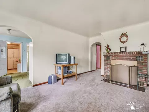 Living - 2015 Grand, Monroe, MI 48162 photo 2 of 3