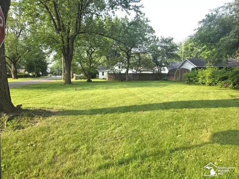 Exterior - 2015 Grand, Monroe, MI 48162 photo 7 of 7
