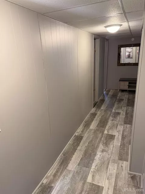 Entry Way - e9399 Michigan 28, Munising, MI 49862 photo 4 of 5