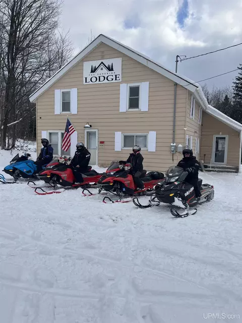 Exterior - e9399 Michigan 28, Munising, MI 49862 photo 3 of 6