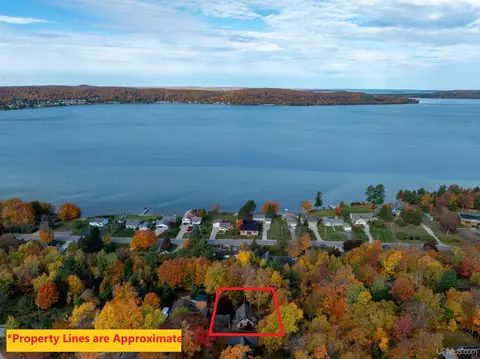 1515 Bullivant, Munising, MI 49862