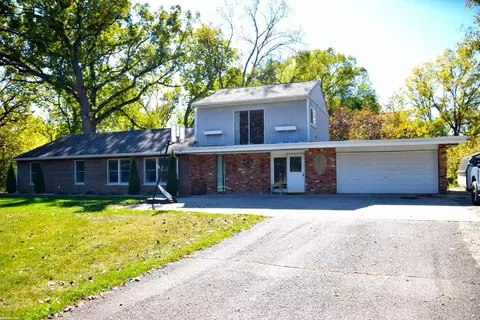 21272 Belleview, Clinton Township, MI 48036