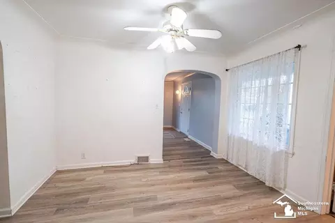 Entry Way - 57 Navarre, Monroe, MI 48161 photo 2 of 4
