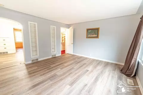 Living - 57 Navarre, Monroe, MI 48161 photo 1 of 2