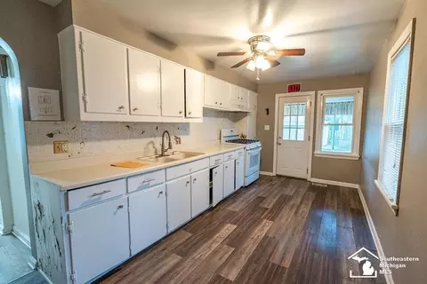 Kitchen - 57 Navarre, Monroe, MI 48161 photo 1 of 1