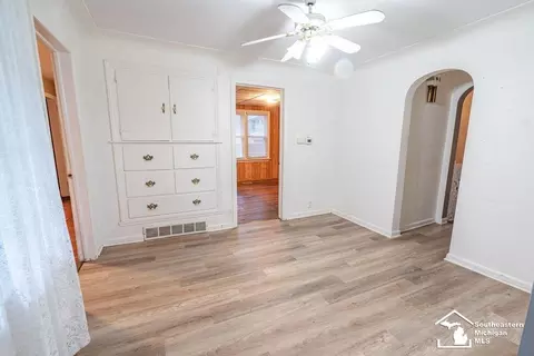 Entry Way - 57 Navarre, Monroe, MI 48161 photo 1 of 4