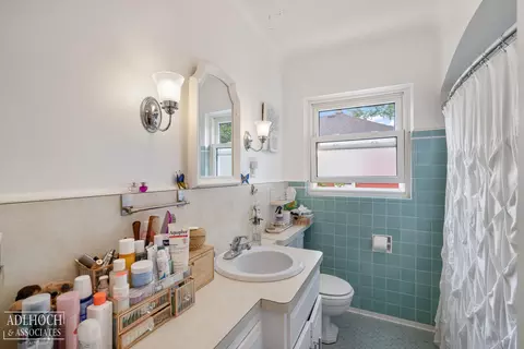 Bath - 710 Neff, Grosse Pointe, MI 48230 photo 1 of 1