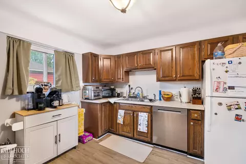 Kitchen - 710 Neff, Grosse Pointe, MI 48230 photo 2 of 2