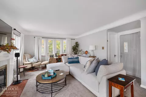 Living - 710 Neff, Grosse Pointe, MI 48230 photo 2 of 2