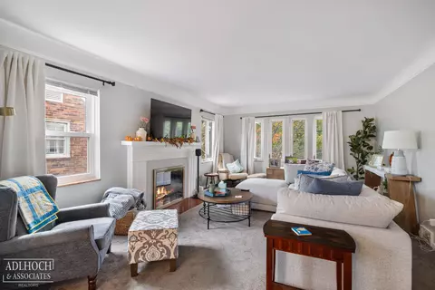 Living - 710 Neff, Grosse Pointe, MI 48230 photo 1 of 2