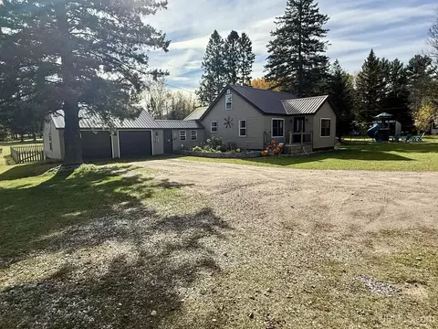 8171 W Johnson, Iron Mountain, MI 49801