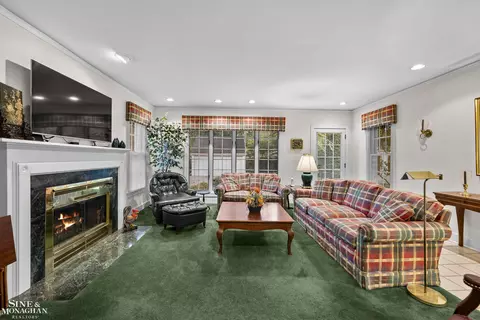 876 Washington, Grosse Pointe, MI 48230 photo 16