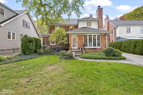 876 Washington, Grosse Pointe, MI 48230 photo 32