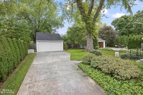 876 Washington, Grosse Pointe, MI 48230 photo 35