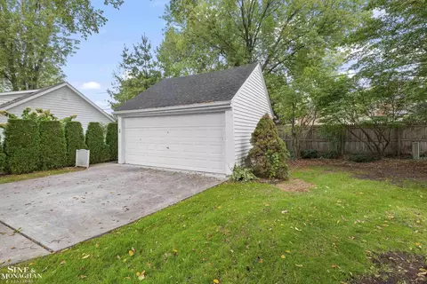 876 Washington, Grosse Pointe, MI 48230 photo 34