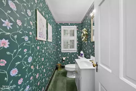 876 Washington, Grosse Pointe, MI 48230 photo 19