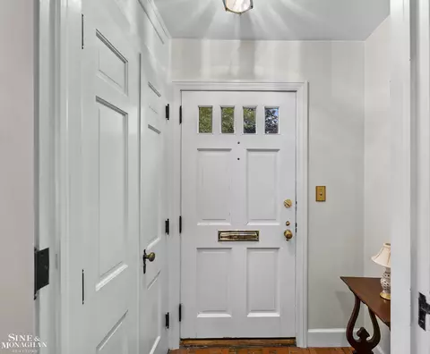 876 Washington, Grosse Pointe, MI 48230 photo 3