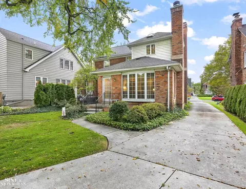 876 Washington, Grosse Pointe, MI 48230 photo 33