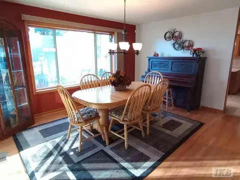Dining - 1551 Compton, Gladwin, MI 48624 photo 1 of 3