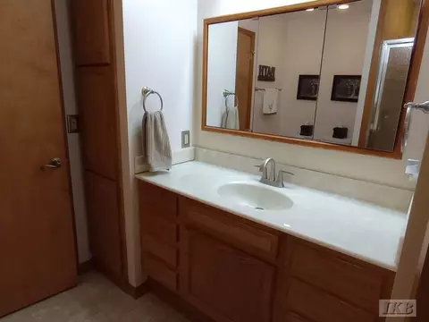 Bath - 1551 Compton, Gladwin, MI 48624 photo 1 of 4