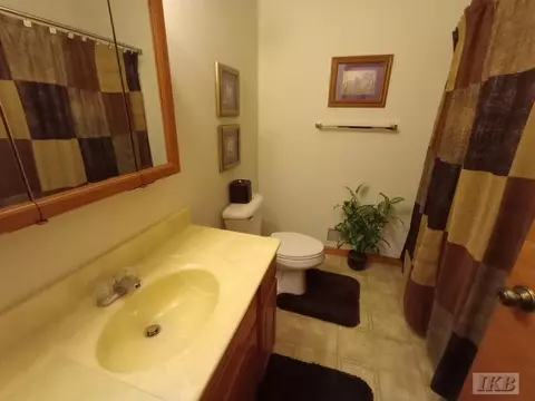 Bath - 1551 Compton, Gladwin, MI 48624 photo 4 of 4