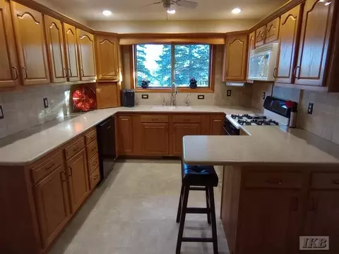 Kitchen - 1551 Compton, Gladwin, MI 48624 photo 1 of 3
