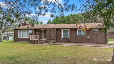 N1260 Hamilton Lake, Vulcan, MI 49892