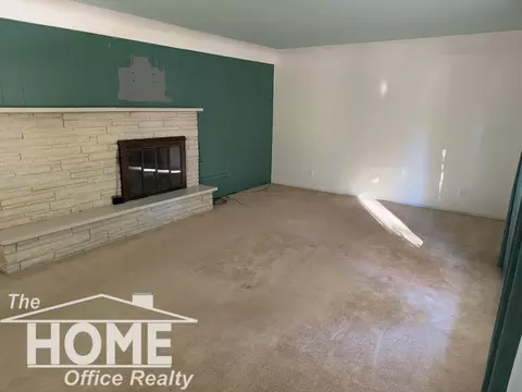 Living - 1203 Clearview, Flushing, MI 48433 photo 2 of 4