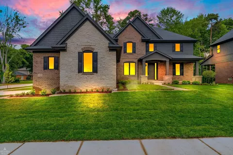 11851 Ovation Ct, Shelby Township, MI 48315