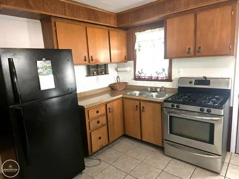 Kitchen - 825 Summer, Algonac, MI 48001 photo 6 of 6