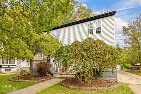296-298 Rivard, Grosse Pointe, MI 48230