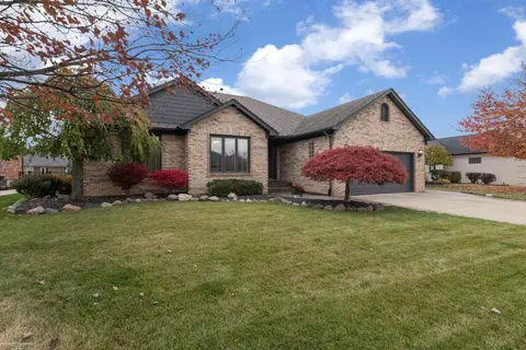 54340 Nicholas, Macomb, MI 48042