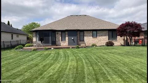 54340 Nicholas, Macomb, MI 48042 photo 25