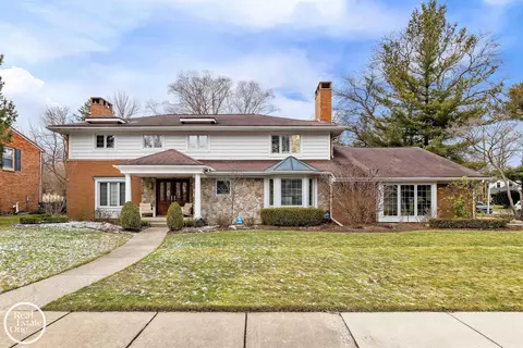 535 Ballantyne, Grosse Pointe Shores, MI 48236