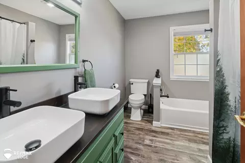 Bath - 3474 Lang, Davison, MI 48423 photo 2 of 5
