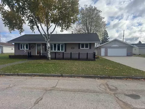1606 N 19th, Escanaba, MI 49829