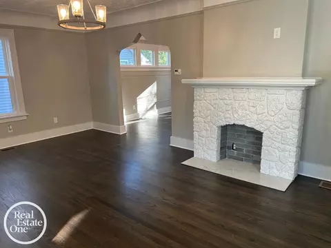 Living - 1765 Brys, Grosse Pointe Woods, MI 48236 photo 6 of 7