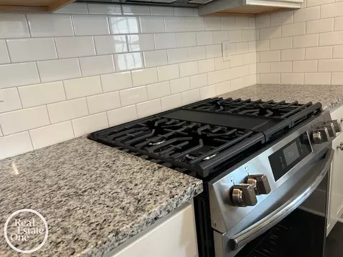 Kitchen - 1765 Brys, Grosse Pointe Woods, MI 48236 photo 7 of 8
