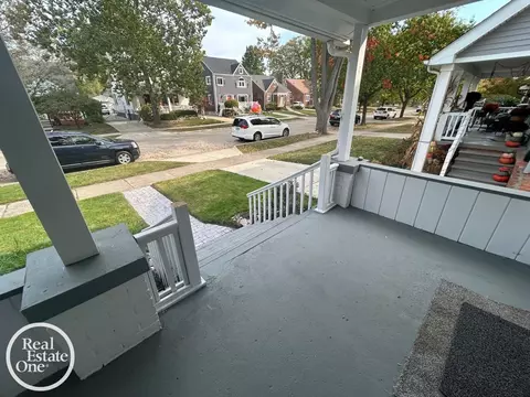 Exterior - 1765 Brys, Grosse Pointe Woods, MI 48236 photo 6 of 12